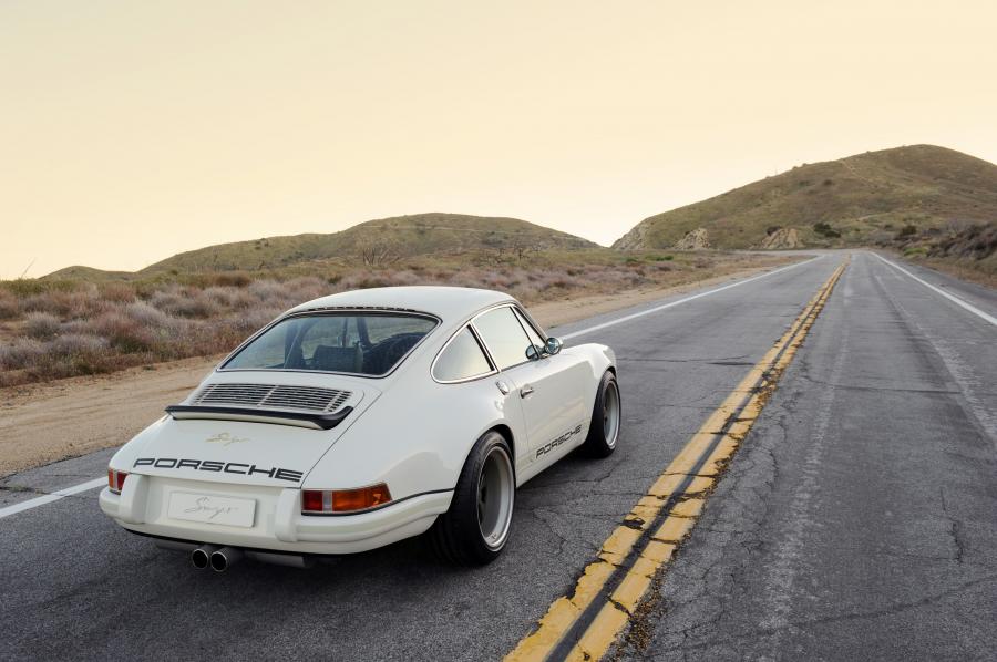  Porsche 911 by Singer 2011 года  (фото 43 из 159)